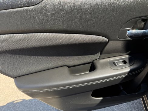 Used 2012 Dodge Avenger SE image 12