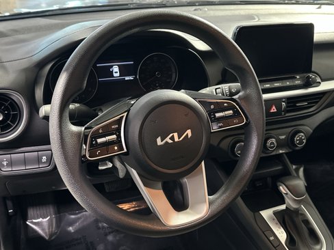 Used 2023 Kia Forte LXS image 18