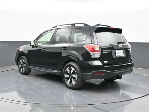 Used 2017 Subaru Forester 2.5i Premium w/ All-Weather Package image 7