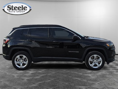 Used 2023 Jeep Compass Latitude image 6