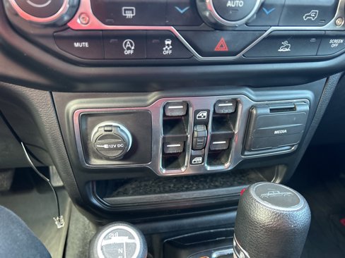 Used 2022 Jeep Gladiator Sport image 28
