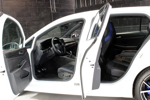 Used 2022 Volkswagen Golf R image 24