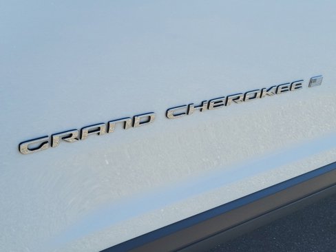 Certified 2023 Jeep Grand Cherokee L Laredo image 26