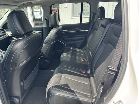 Used 2023 Jeep Grand Cherokee 4WD 4xe image 27