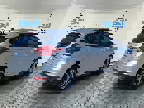 Used 2015 Ford Focus SE image 4