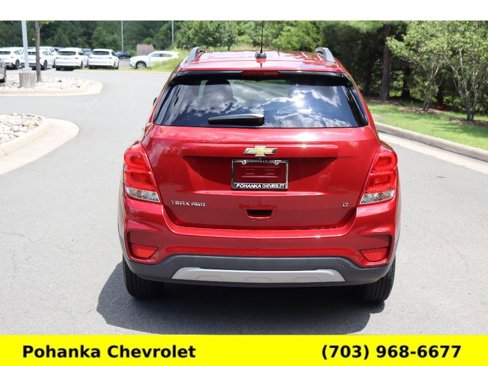 Used 2019 Chevrolet Trax LT w/ Sun & Sound Package image 6