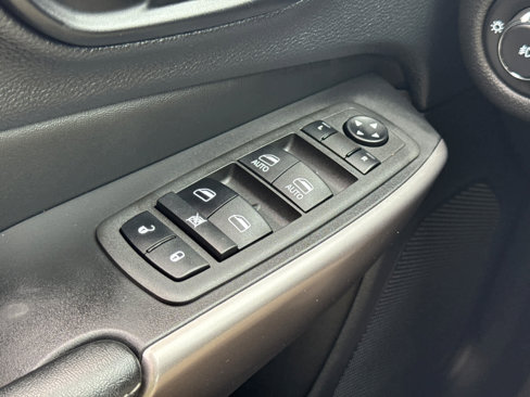 Used 2022 Jeep Cherokee Limited image 24