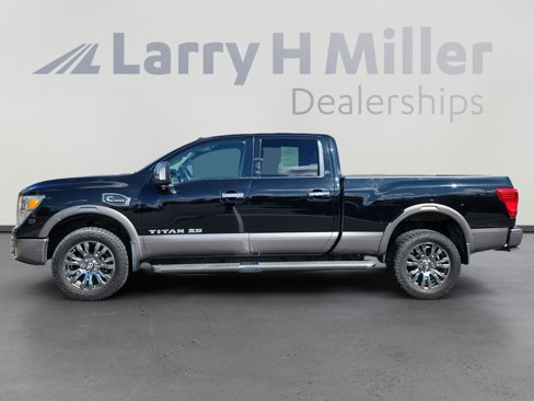 Used 2017 Nissan Titan Platinum Reserve image 2