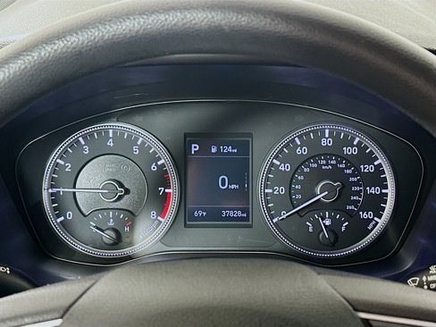 Used 2020 Hyundai Santa Fe SE image 12