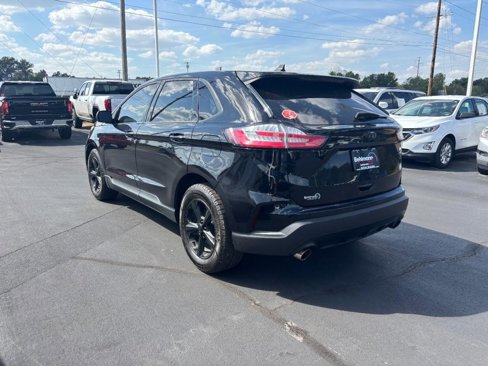 Used 2020 Ford Edge SE image 8