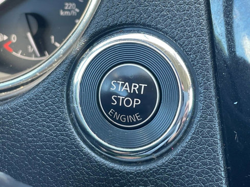 Used 2017 Nissan Rogue SV image 16
