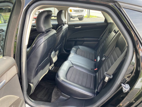 Used 2018 Ford Fusion SE w/ Equipment Group 201A image 11