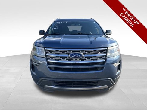 Used 2018 Ford Explorer XLT w/ Equipment Group 202A image 10