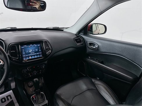 Used 2018 Jeep Compass Limited w/ Navigation Group image 23