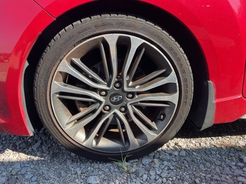 Used 2016 Hyundai Veloster Turbo image 3