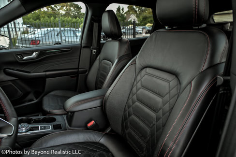 Used 2023 Ford Escape ST-Line Elite w/ Premium Technology Package image 2