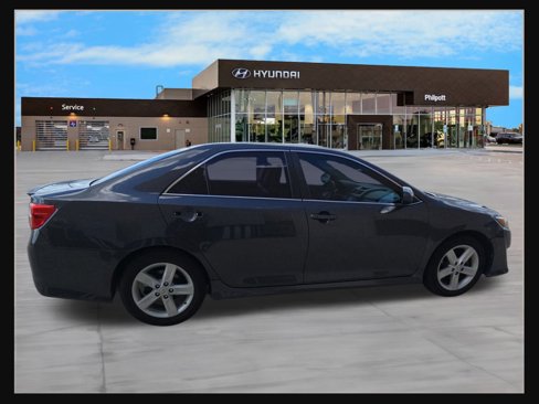 Used 2014 Toyota Camry SE image 6