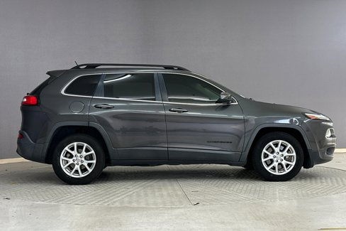 Used 2015 Jeep Cherokee Latitude image 8