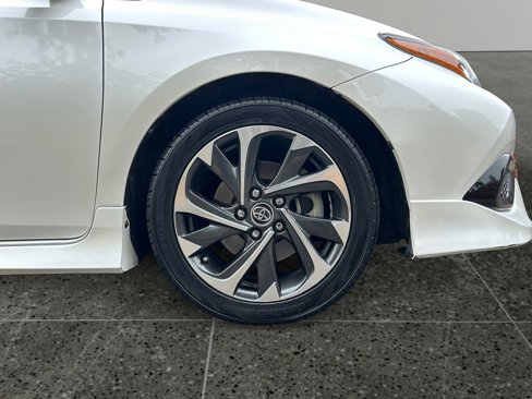 Used 2017 Toyota Corolla iM image 9