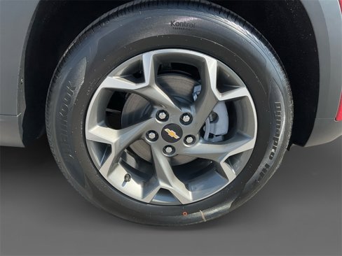 New 2026 Chevrolet Trax LT w/ Driver Confidence Package image 15