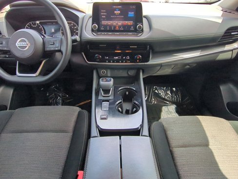 Used 2021 Nissan Rogue SV image 28