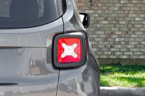Used 2021 Jeep Renegade Latitude w/ Sun & Sound Group image 60