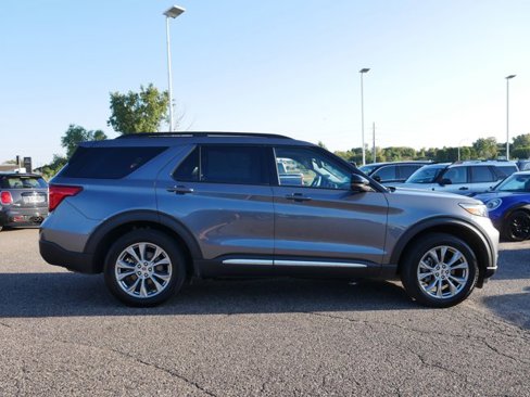 Certified 2024 Ford Explorer XLT w/ Equipment Group 202A image 3