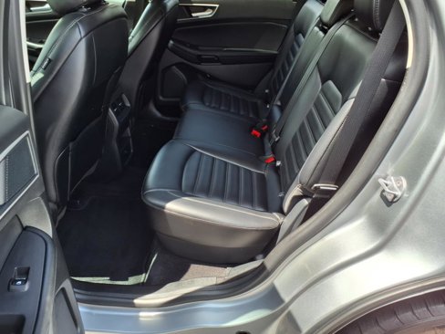 Used 2024 Ford Edge SEL image 11
