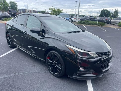 Used 2018 Chevrolet Cruze LT w/ Convenience Package image 2