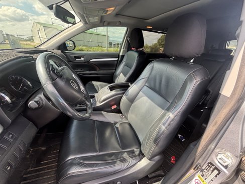 Used 2016 Toyota Highlander XLE image 4