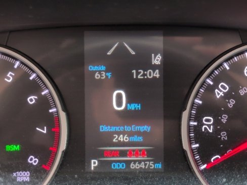 Used 2020 Toyota RAV4 XLE Premium image 26