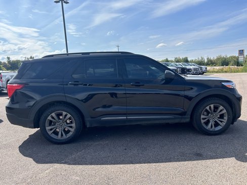 Certified 2021 Ford Explorer XLT w/ Equipment Group 202A image 6