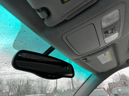 Used 2005 Toyota Highlander Limited image 25