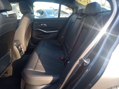 Used 2022 BMW 330i Sedan w/ Driving Assistance Package image 20