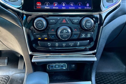 Used 2019 Jeep Grand Cherokee Altitude image 24