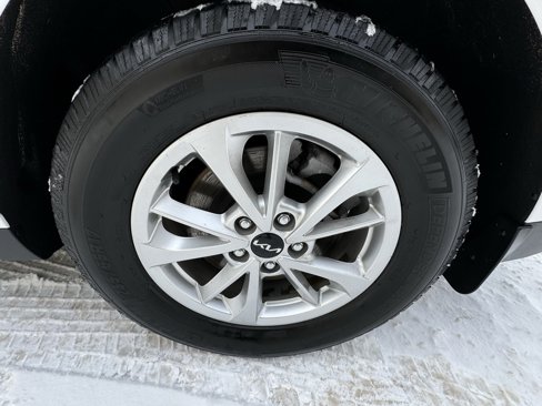 Used 2022 Kia Carnival LX image 43