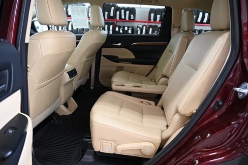 Used 2018 Toyota Highlander Limited Platinum image 11