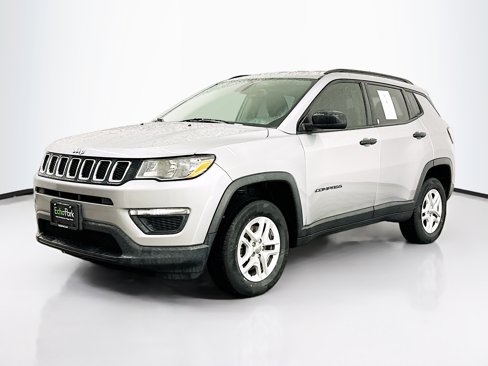 Used 2018 Jeep Compass Sport w/ Tech Group image 3