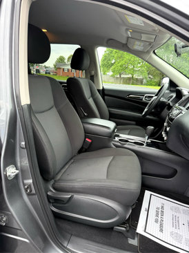 Used 2020 Nissan Pathfinder S image 10