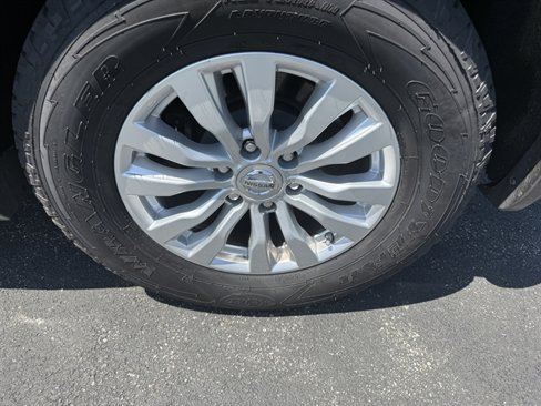 Used 2017 Nissan Armada SV image 8