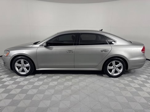 Used 2013 Volkswagen Passat 2.5 SE image 6
