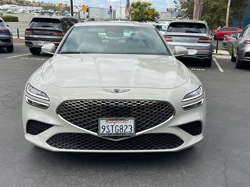 Used 2025 Genesis G70 2.5T image 3