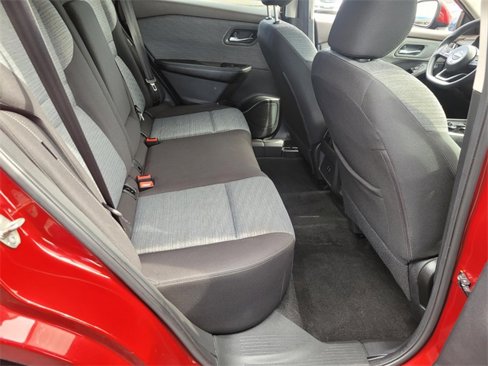 Used 2023 Nissan Rogue SV image 11