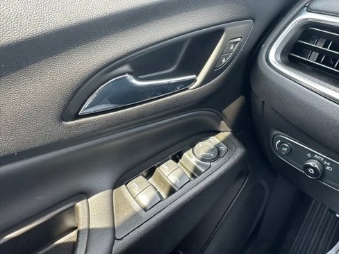 Used 2024 Chevrolet Equinox LT image 31