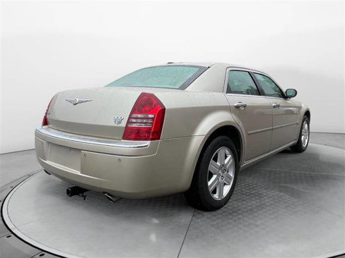 Used 2006 Chrysler 300 C w/ Protection Group II image 5