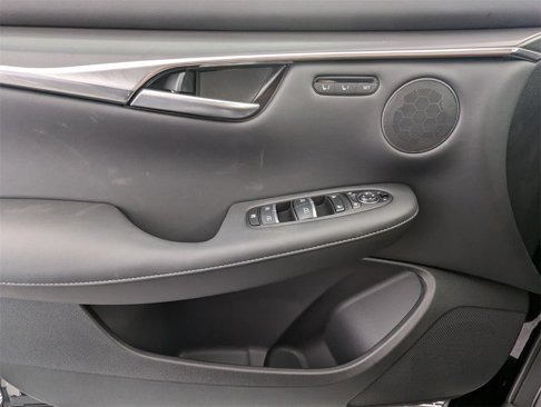 New 2025 INFINITI QX50 Luxe image 16