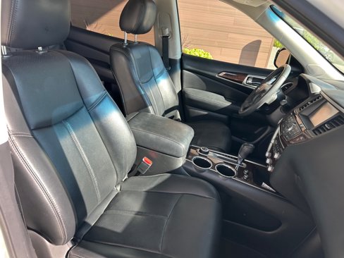 Used 2015 Nissan Pathfinder Platinum w/ Cargo Package image 19