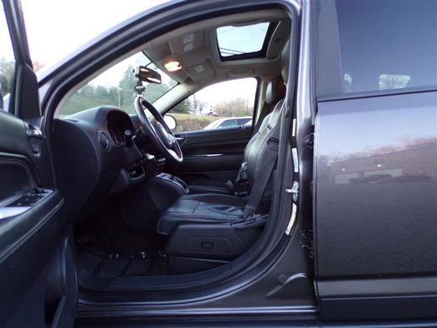 Used 2017 Jeep Compass High Altitude image 17