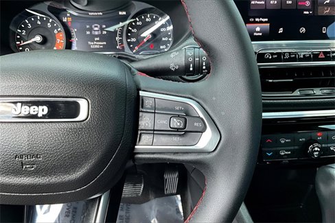 Used 2022 Jeep Compass Trailhawk image 12