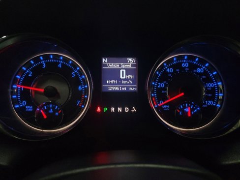 Used 2016 Chrysler Town & Country Touring w/ Driver Convenience Group image 23